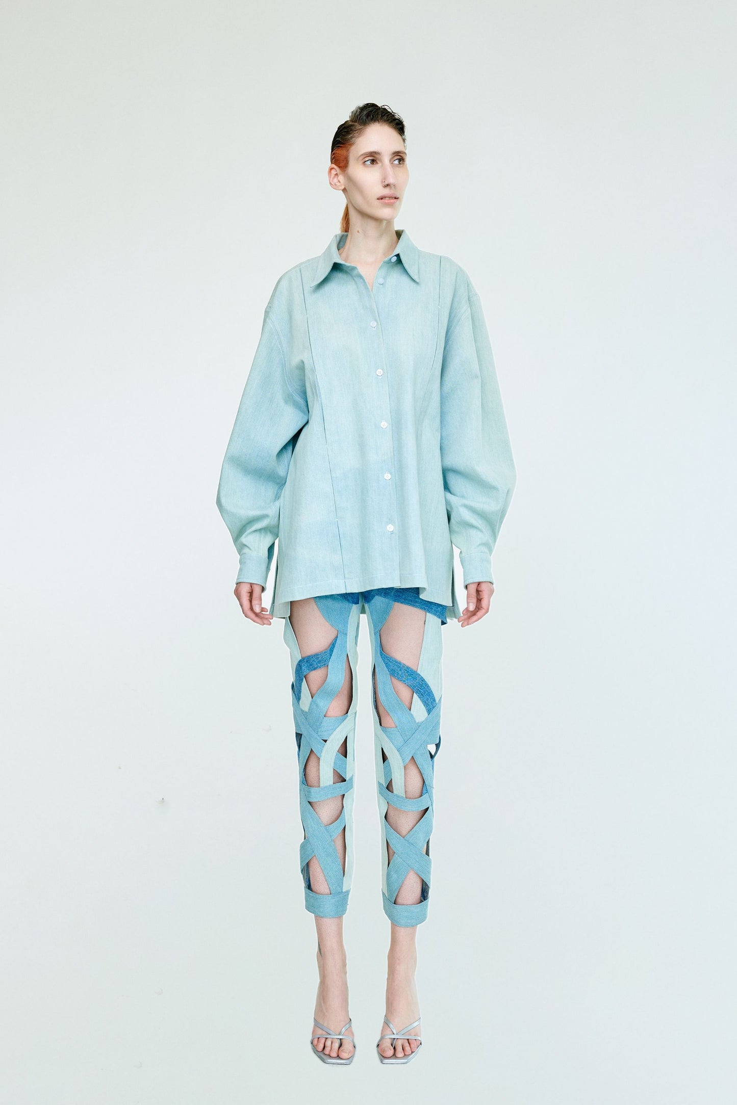 KATA BOXY FIT DENIM SHIRT WITH CUT OUT BACK