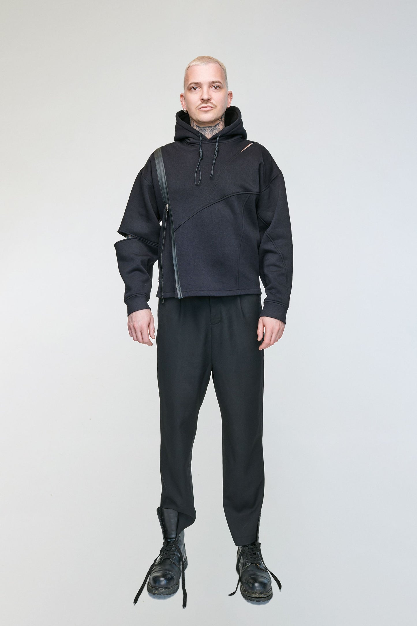 KATA ZIPPED HOODIE