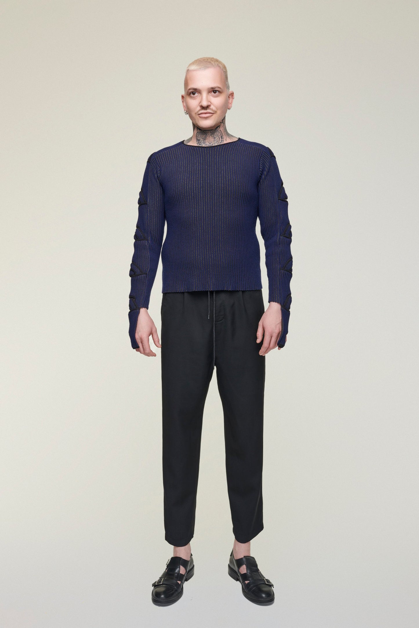 RANA 3D KNIT SWEATER WITH TWISTED SLEEVE